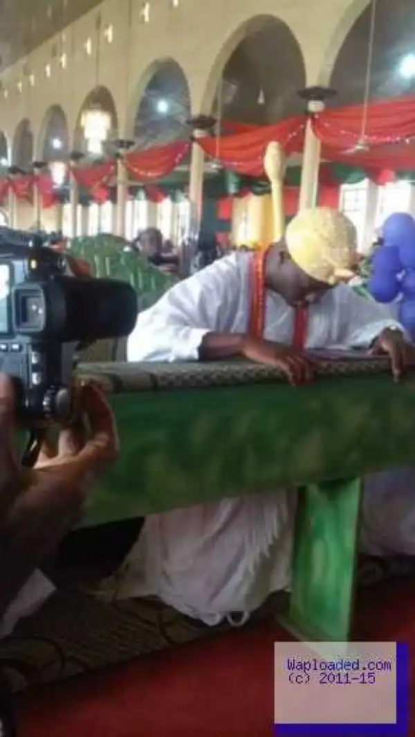 This Photo of The Ooni of Ife in Church Have Got Tongues Wagging